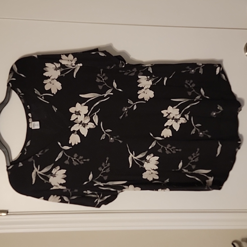 Old Navy Floral Swing Tee Tshirt size XL